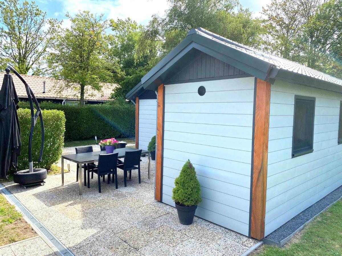 Oosterschelde Lodge Met Veel Privacy En Dicht Bij Het Water Scherpenisse Exterior foto