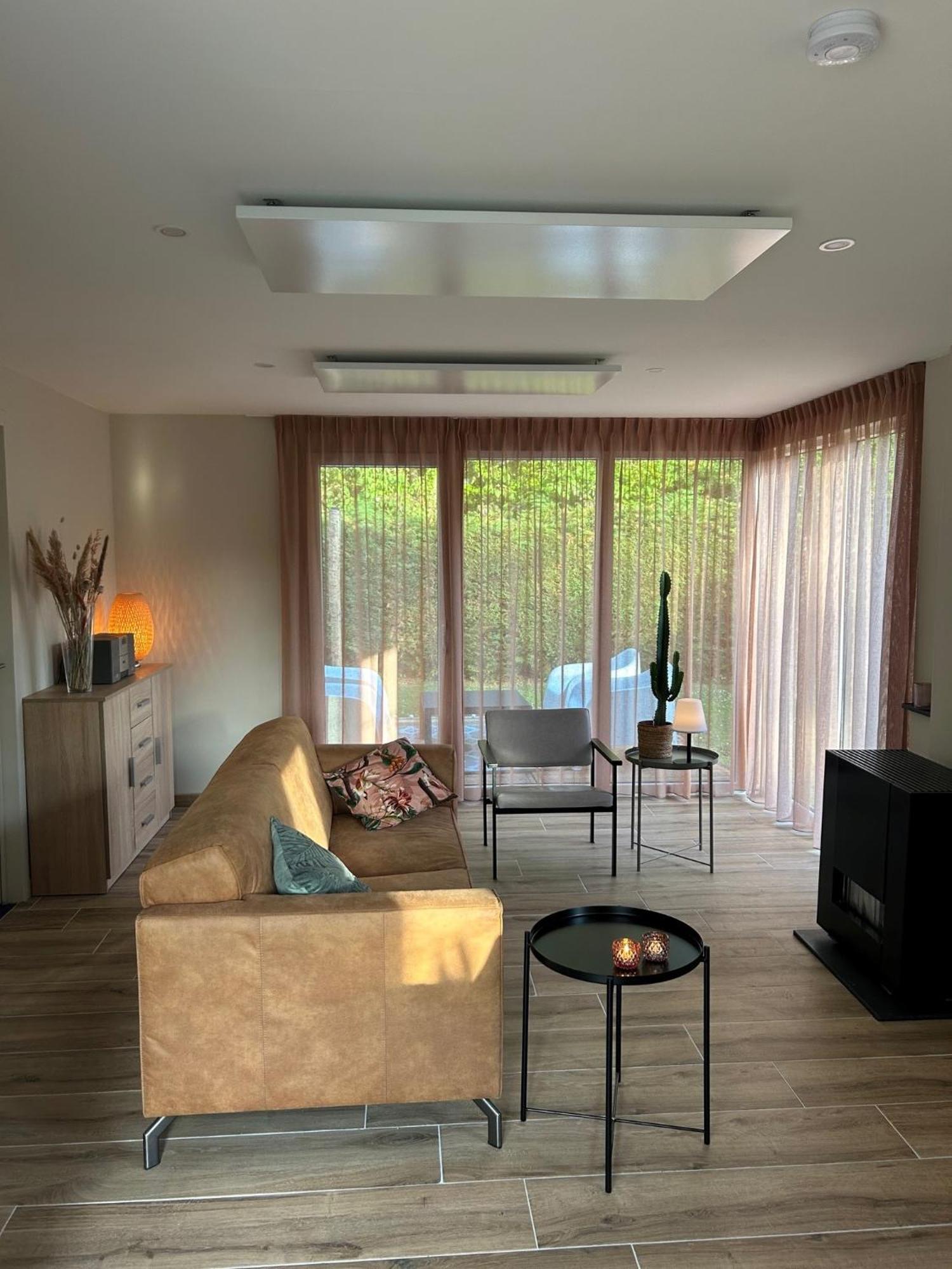 Oosterschelde Lodge Met Veel Privacy En Dicht Bij Het Water Scherpenisse Exterior foto